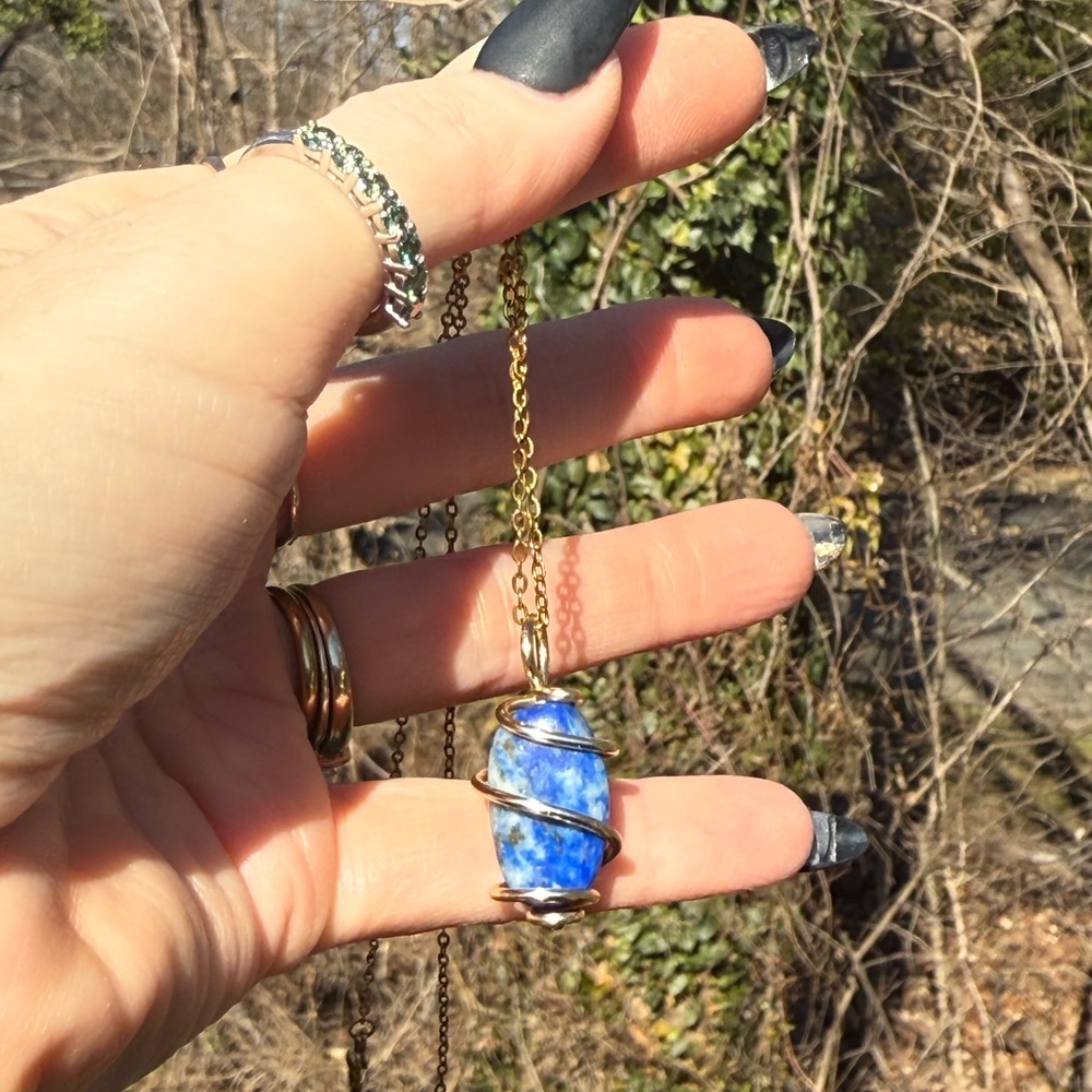 Open spiral  Lapis lazuli necklace - Picture 2 of 4